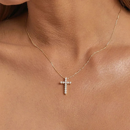 Femmique Cross Pendant Necklace