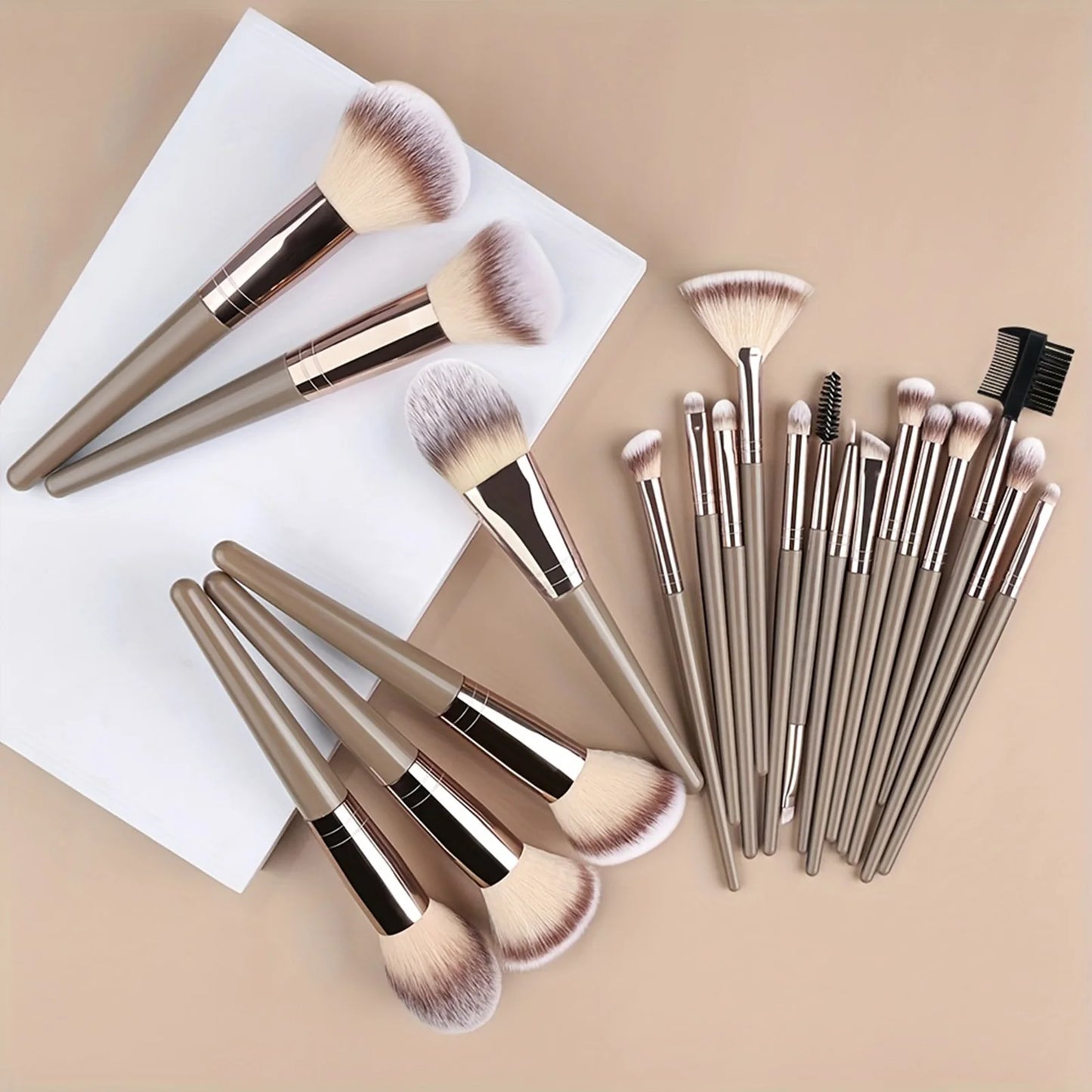 Femmique 15/20pcs Beauty Makeup Brushes Set With Durable Plastic Handle and Made of Soft Fibre