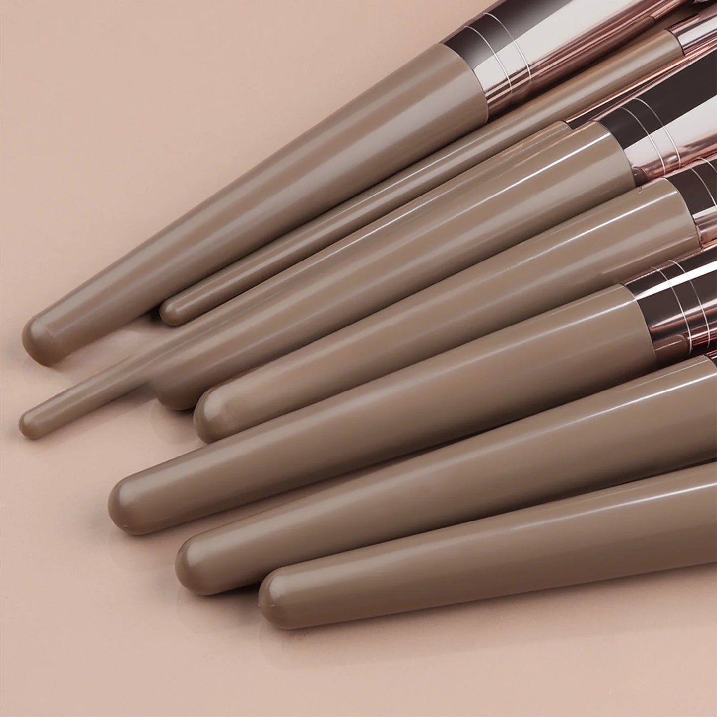 Femmique 15/20pcs Beauty Makeup Brushes Set With Durable Plastic Handle and Made of Soft Fibre